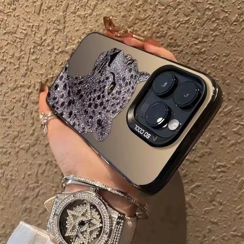 IMD Holographic Silver Phone C - đánh giá và giá Apple Iphone 15 Pro Max